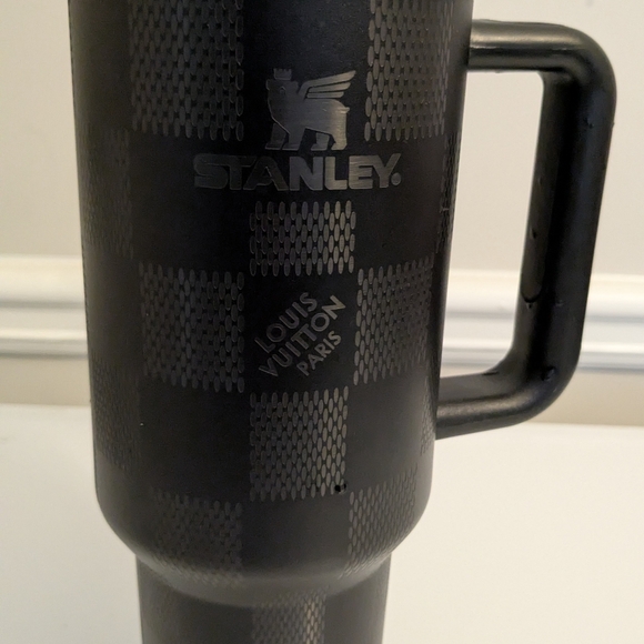 Stanley - Picture 2 of 3